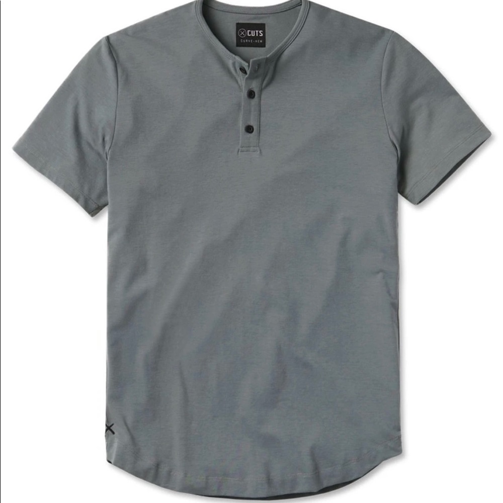CUTS Men’s Sage HENLEY Curve Hem T-Shirt NWT!
